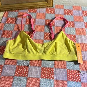 💰🚨CLEARANCE 🚨💰 
Colsie training bra. Yellow and pink. Small